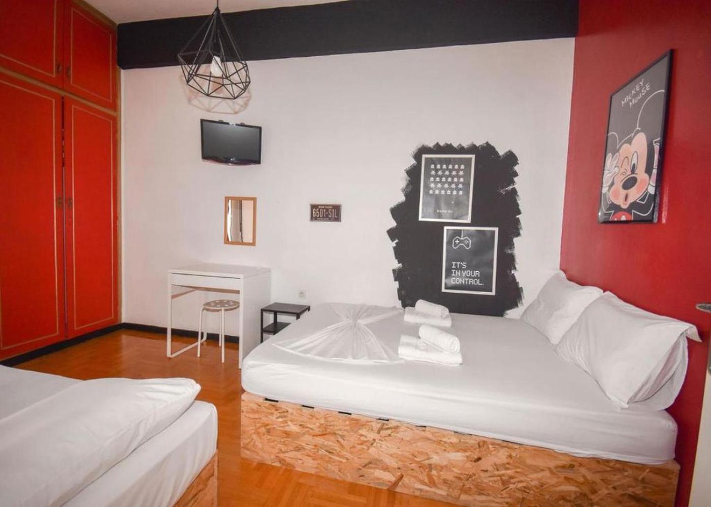 Markópoulon Athens 24-Hours Hostel #Athensairport #Latecheck-In #Privatetransportservice #Groups #Downtown מראה חיצוני תמונה